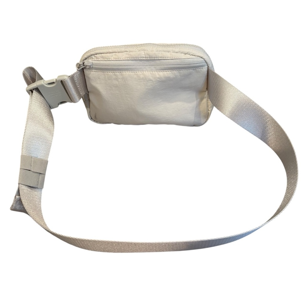 Lululemon White Opal Extended Strap Everywhere Belt Bag - Picture 6 of 14
